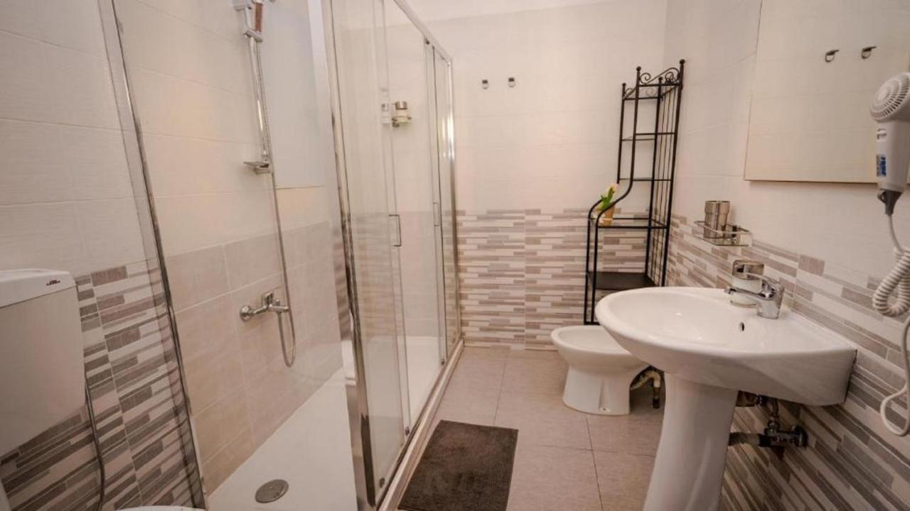 Cconforthotels R&B Semplici Emozioni Бари Экстерьер фото